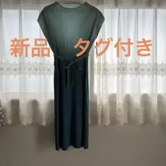 グリーン ノースリーブ ワンピース Fサイズ　プリーツトラベル用ワンピース　春夏