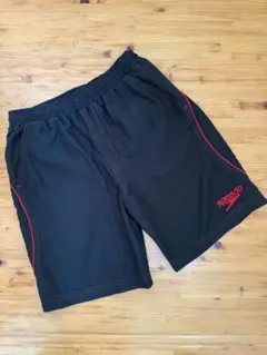 Speedo 水着 男の子用 黒 赤アクセント　140