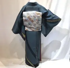 今日だけお値下げ!紺アラベスク文様訪問着、