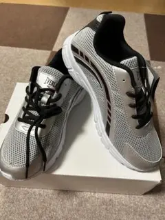 【新品未使用】Everlast エバーラスト メッシュスニーカー25.5cm