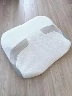 ニトリ　枕　肩首背中も支える枕