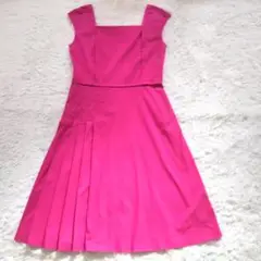 美品✨Ferragamo ワンピース ピンク ノースリーブ プリーツ 膝丈