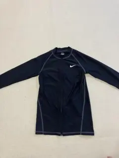 NIKE ラッシュガード　レディース
