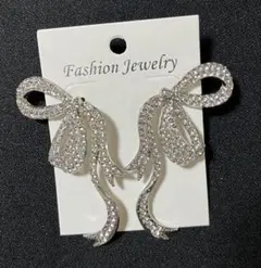 ラインストーンリボンピアス
