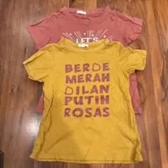 マスタード色 文字プリント Tシャツ　2枚セット