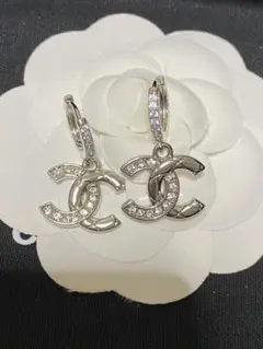 CHANEL ヴィンテージ チャームボタン ピアス