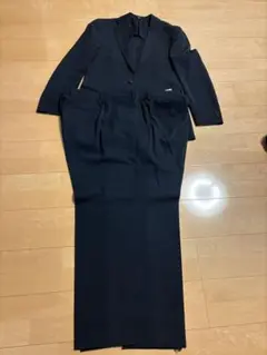 メンズスーツ　(パンツ2枚)