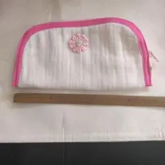 刺繍花付きポーチ　ホワイト