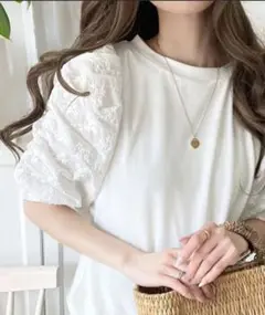 オフホワイト レース付き Tシャツ Lサイズ