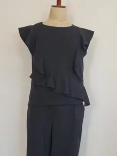 ダークグレー フリルセットアップ
