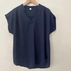 ネイビー フレンチスリーブ Vネックシャツ