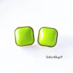 新品未使用品♡ピスタチオグリーンゴールドヴィンテージレトロインポート韓国ピアス