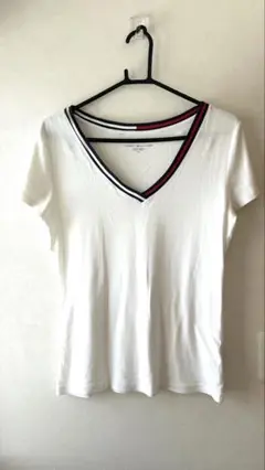 TOMMY HILFIGER VネックTシャツ M