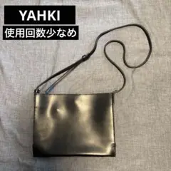 YAHKI スクエア レザー ショルダーバッグ ブラック