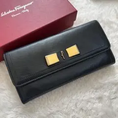 限定価格 Ferragamo サルヴァトーレフェラガモ 2つ折り 長財布