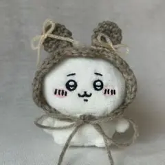 ぬい服 くまの耳付きお花のボンネット（ちいかわお座りぬいぐるみ　着用）
