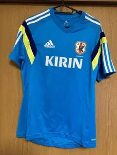 アディダス　サッカー日本代表トレーニングシャツ