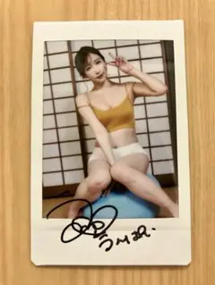 うんぱい　直筆サイン入りチェキ　バランスボールversion