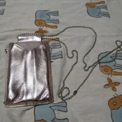 パピヨネ スマホショルダー ピンクゴールド