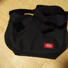 Dickies 黒 ショルダーバッグ サコッシュ