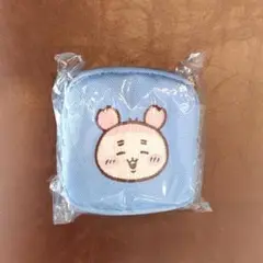 ちいかわ カラビナつき刺繍スクエアミニポーチ　古本屋
