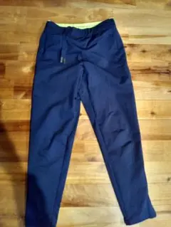UNIQLO ネイビー スポーツ　パンツ S