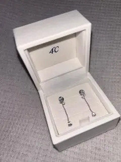4°C チェーンピアス 専用ボックス、ショッピングバック付き