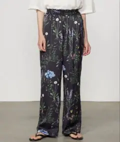 早割3/27まで◎【美品】TICCA フラワープリントパンツ ネイビー 日本製 m3_fs_414085.jpg?$500$