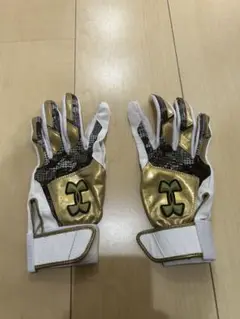 Under Armour バッティング用手袋 ホワイト/ゴールド