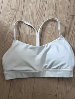 美品　ルルレモンFlow Y ブラ アジアフィット　Mサイズ　ホワイ