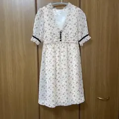 la Bala フラワープリント 半袖ワンピース