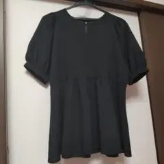 黒の半袖フレアチュニック