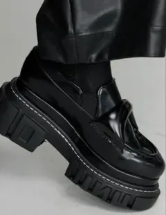 UN3D. プランプローファー