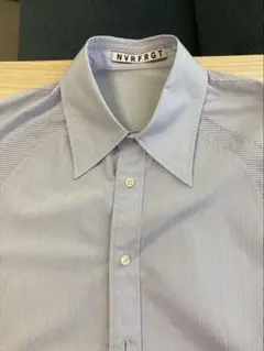 NVRFRGT ストライプ柄 長袖シャツ 水色
