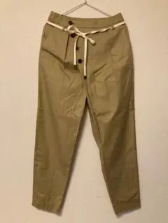 EZUMi ベージュ テーパードパンツ