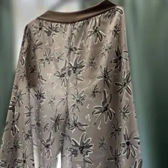 花柄カジュアルパンツ 新品タグ付き