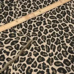 ジャガード織り ベージュ ヒョウ柄 1m×幅1.5ｍ 幅広 生地 織物 ハギレ