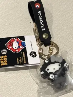 関西万博会場限定　ミャクミャクなりきりキーホルダー　サンリオ　黒キティー