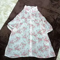 みなとのてんらんかい　花柄ブラウス　美品　スタンドカラー　リバティ　半袖シャツ