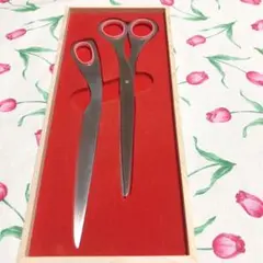 ハサミとペーパーナイフ