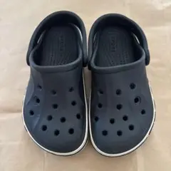 crocs ブラック サンダル
