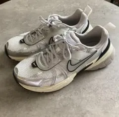 ナイキ　Nike v2k run 26.5cm