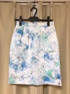 ジャスグリッティー　フラワープリントタイトスカート