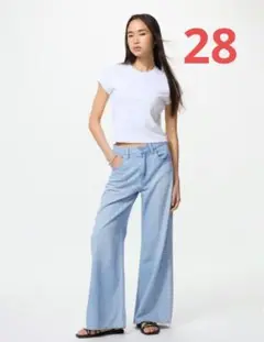 ユニクロ　UNIQLO ドレープワイドフレアジーンズ　ウエスト28 新品