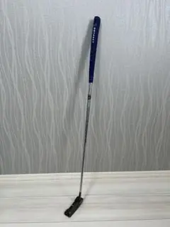 ODYSSEY[ストロークラボ」のピン型パター(カバー付き)