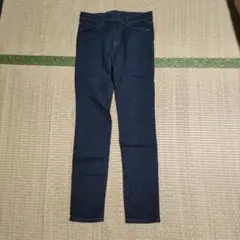 「新品」ユニクロジーンズ （スキニーストレート）ネイビー