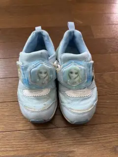 アナと雪の女王 水色 光るスニーカー