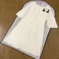 美品♡Cara 胸元のビジューが素敵なワンピース