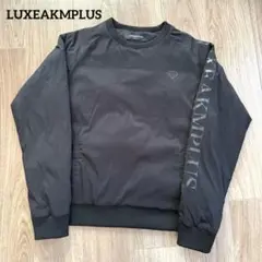 LUXEAKMPLUS リュクスエイケイエムプラス 中綿　ロゴ スニード M 黒