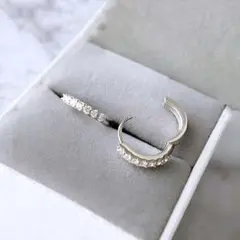 a23【スワロフスキー✨】フープピアス 小粒ダイヤ ラインストーン 大人かわいい